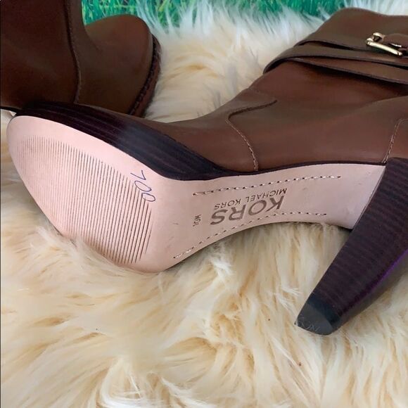Michael Kors Tan Heeled Boots with Chunky Heel and Smooth Leather - Picture 8 of 16